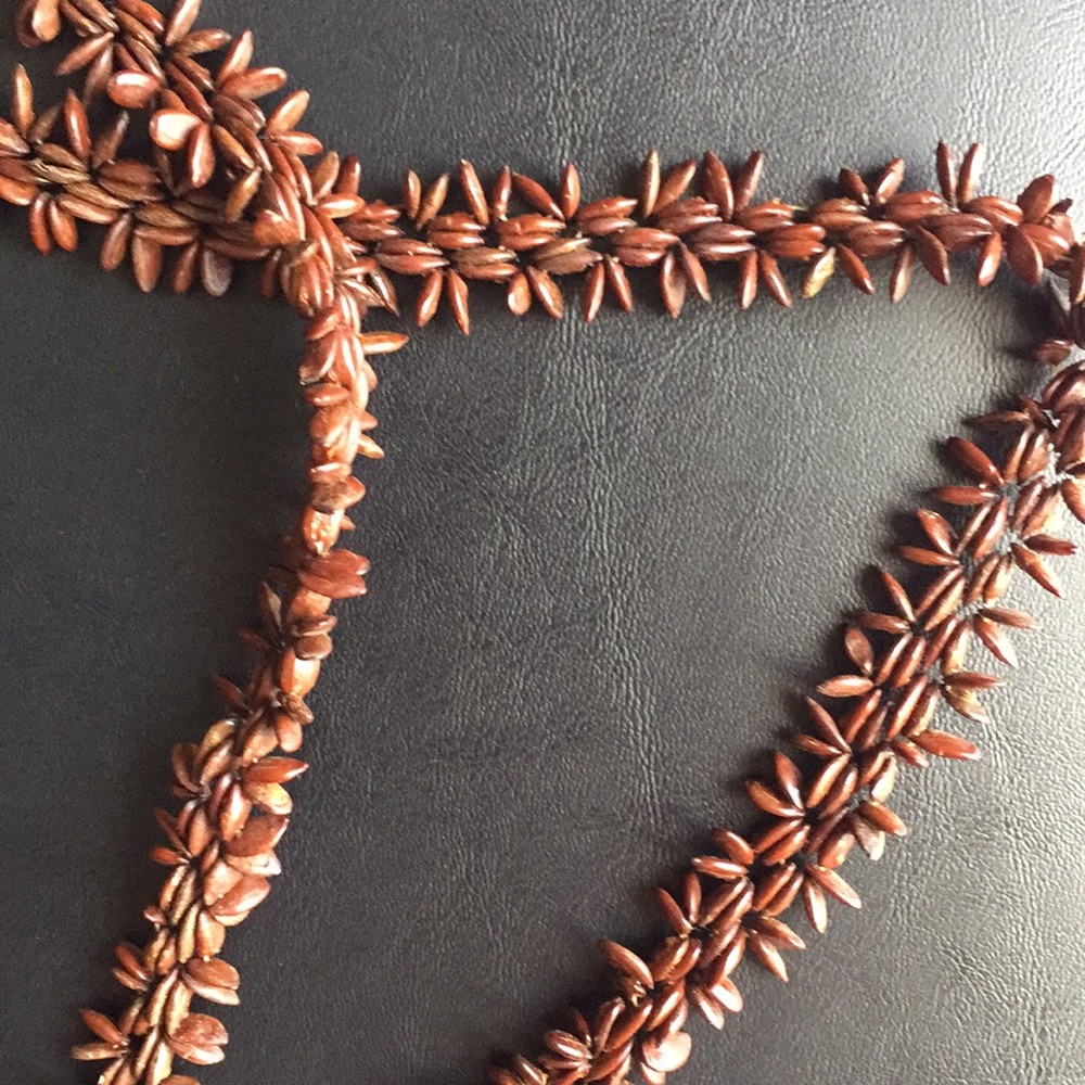 Brown seedy boho princess wood necklace - Picture 4 of 5